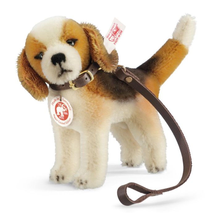 Steiff Biggie Beagle EAN 034824 Steiff fall 2013 collection Steiff Biggie Beagle EAN 034824 Steiff fall 2013 collection