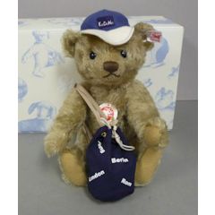 Steiff EAN 657535 Globe Trotteer Bear